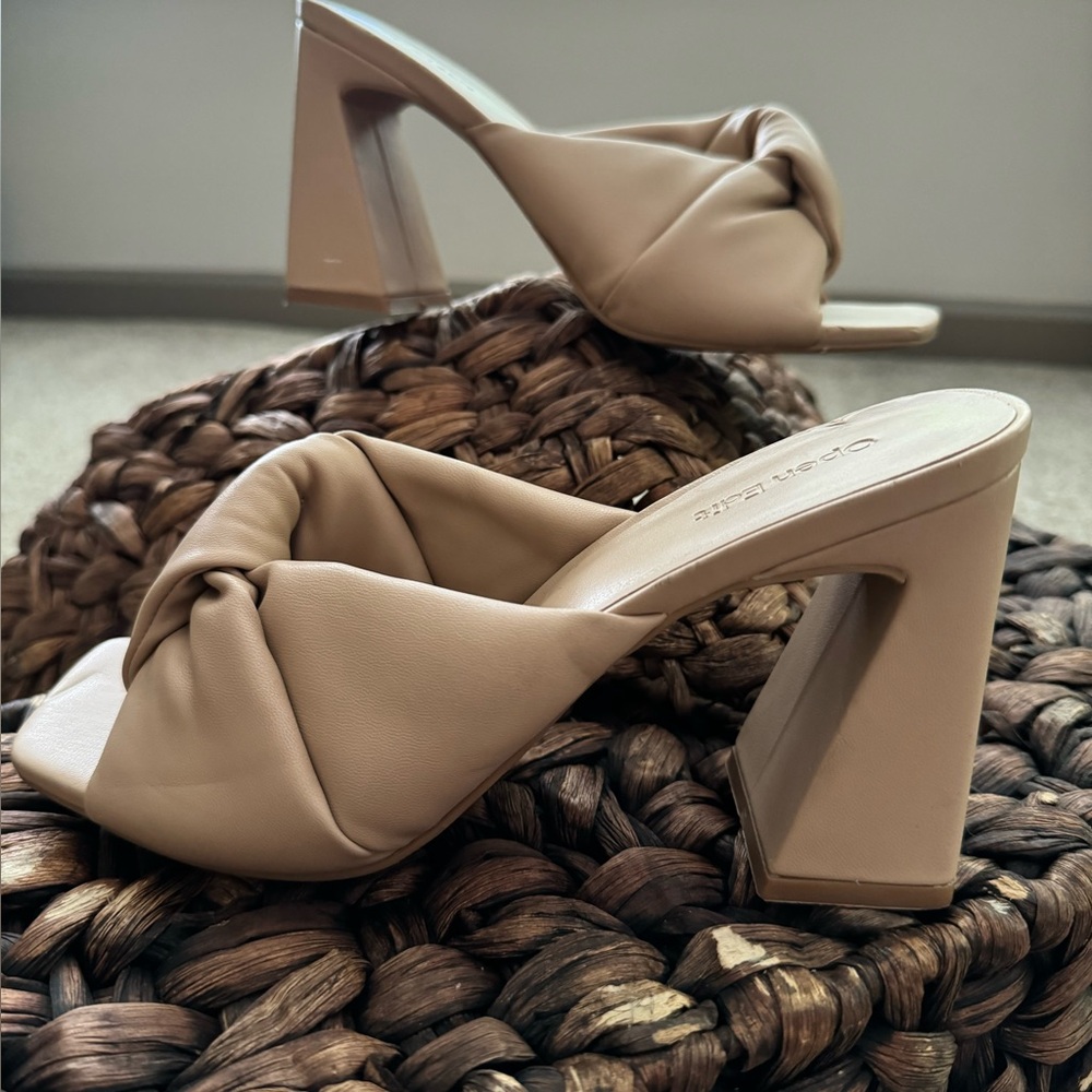 Nordstrom Open Edit Nude Chunky Heel | 8.5